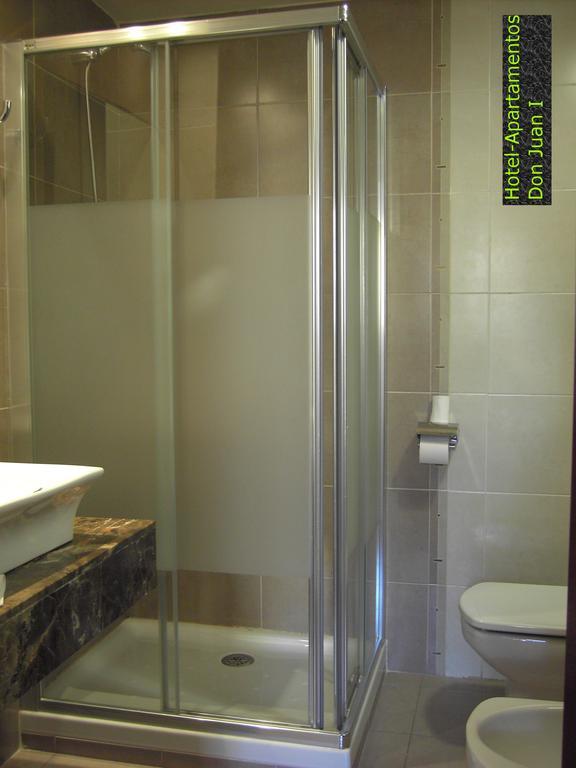 Hotel Apartamentos Don Juan I Alcalá de Henares Quarto foto