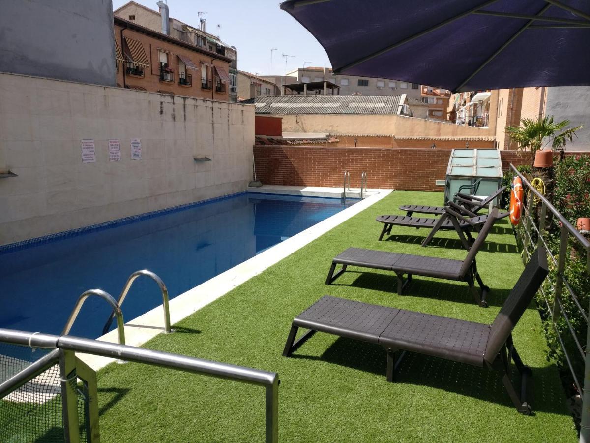 Hotel Apartamentos Don Juan I Alcalá de Henares Exterior foto