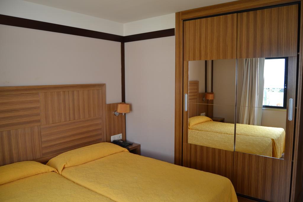 Hotel Apartamentos Don Juan I Alcalá de Henares Exterior foto