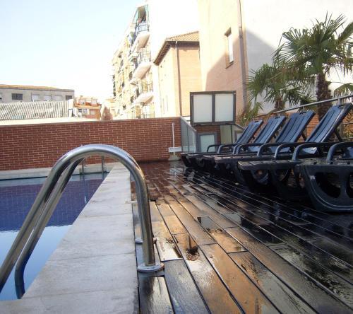 Hotel Apartamentos Don Juan I Alcalá de Henares Exterior foto